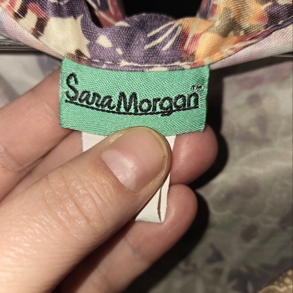 ***Sara Morgan Floral Shirt (3X) - Picture 7 of 8